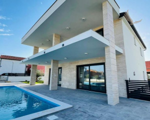 Chorvátsko: EXKLUZÍVNY NOVÝ DOM S BAZÉNOM PRI MORI - OSTROV VIR