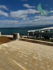 Chorvátsko - Na predaj novostavba apartmánu v prvej rade od mora