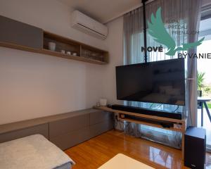 Chorvátsko - Luxusný Apartmán pri Mori so Záhradou a Garážou – Zadar, Diklo