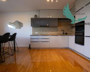 Chorvátsko - Luxusný Apartmán pri Mori so Záhradou a Garážou – Zadar, Diklo