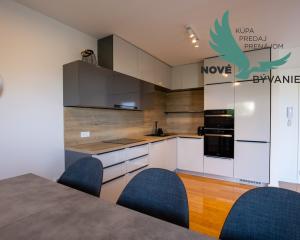 Chorvátsko - Luxusný Apartmán pri Mori so Záhradou a Garážou – Zadar, Diklo