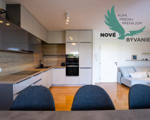 Chorvátsko - Luxusný Apartmán pri Mori so Záhradou a Garážou – Zadar, Diklo