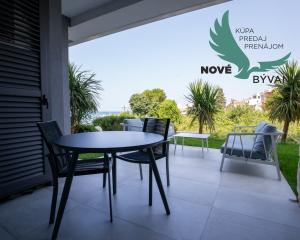 Chorvátsko - Luxusný Apartmán pri Mori so Záhradou a Garážou – Zadar, Diklo