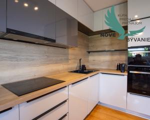 Chorvátsko - Luxusný Apartmán pri Mori so Záhradou a Garážou – Zadar, Diklo