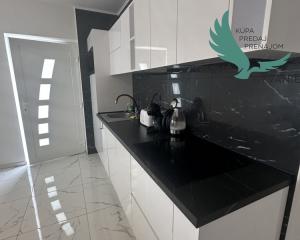 Chorvátsko , ostrov Vir - Na predaj trojizbový apartmán s výhľadom na more