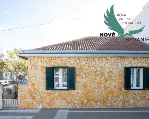 Chorvátsko, ostrov Murter - Exluzívne na predaj prízemný rodinný dom pri pláži