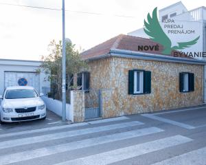 Chorvátsko, ostrov Murter - Exluzívne na predaj prízemný rodinný dom pri pláži