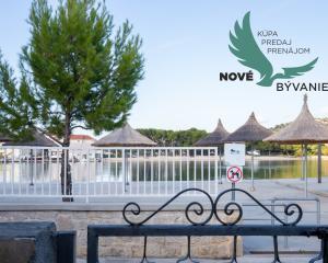 Chorvátsko, ostrov Murter - Exluzívne na predaj prízemný rodinný dom pri pláži