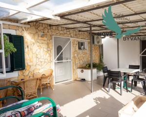 Chorvátsko, ostrov Murter - Exluzívne na predaj prízemný rodinný dom pri pláži