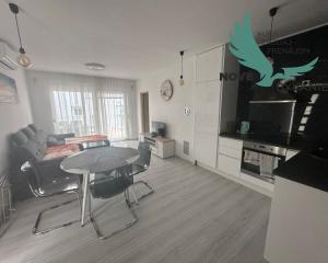 CHORVÁTSKO : VIR – PRÍZEMNÝ APARTMÁN S TERASOU, IBA 70 M OD MORA!