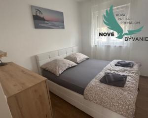 CHORVÁTSKO : VIR – PRÍZEMNÝ APARTMÁN S TERASOU, IBA 70 M OD MORA!