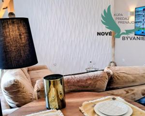 CHORVÁTSKO, OSTROV VIR  NA PREDAJ ŠTÝLOVÝ APARTMÁN S VÝHĽADOM NA MORE