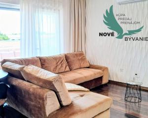 CHORVÁTSKO, OSTROV VIR  NA PREDAJ ŠTÝLOVÝ APARTMÁN S VÝHĽADOM NA MORE