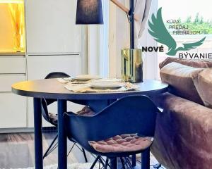 CHORVÁTSKO, OSTROV VIR  NA PREDAJ ŠTÝLOVÝ APARTMÁN S VÝHĽADOM NA MORE