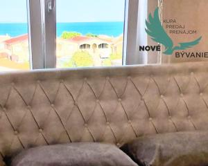 CHORVÁTSKO, OSTROV VIR  NA PREDAJ ŠTÝLOVÝ APARTMÁN S VÝHĽADOM NA MORE