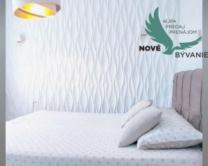 CHORVÁTSKO, OSTROV VIR  NA PREDAJ ŠTÝLOVÝ APARTMÁN S VÝHĽADOM NA MORE