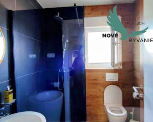 CHORVÁTSKO, OSTROV VIR  NA PREDAJ ŠTÝLOVÝ APARTMÁN S VÝHĽADOM NA MORE