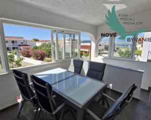 Chorvátsko, ostrov Vir - Na predaj priestranný apartmán s výhľadom na more!