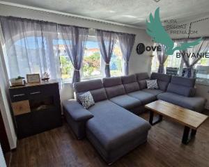 Chorvátsko, ostrov Vir - Na predaj priestranný apartmán s výhľadom na more!