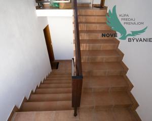 Chorvátsko , Petrčane - Na predaj zariadený apartmán s terasou