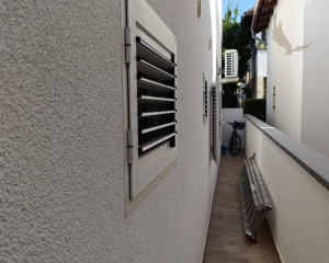 Chorvátsko - Na predaj dom s dvoma apartmánmi len 90 m od mora – Vrsi!
