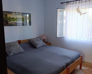 Chorvátsko - Na predaj dom s dvoma apartmánmi len 90 m od mora – Vrsi!