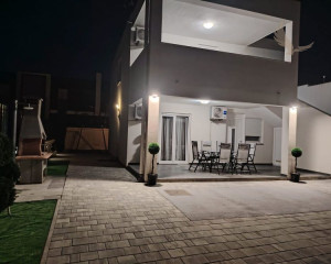 Na predaj dom 3x apartmán len 100m od mora - Chorvátsko -Privlaka