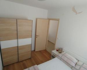 Na predaj dom 3x apartmán len 100m od mora - Chorvátsko -Privlaka