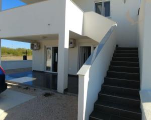 Na predaj dom 3x apartmán len 100m od mora - Chorvátsko -Privlaka