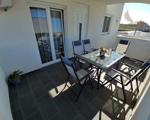 Na predaj dom 3x apartmán len 100m od mora - Chorvátsko -Privlaka