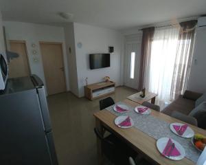 Na predaj dom 3x apartmán len 100m od mora - Chorvátsko -Privlaka