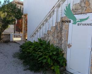 Chorvátsko - Na predaj dom 2x apartmán výhodná investícia