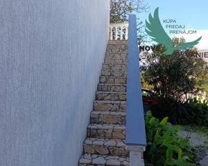 Chorvátsko - Na predaj dom 2x apartmán výhodná investícia