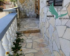 Chorvátsko - Na predaj dom 2x apartmán výhodná investícia