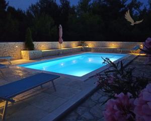 Chorvátsko - Trojizbový apartmán s bazénom a výhľadom na more