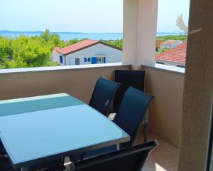 Chorvátsko - Trojizbový apartmán s bazénom a výhľadom na more