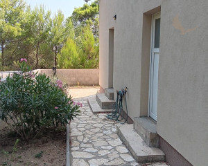 Chorvátsko - Trojizbový apartmán s bazénom a výhľadom na more