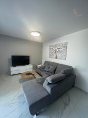 Chorvátsko - Zariadená novostavba so záhradou len 90m od pláže v Privlake