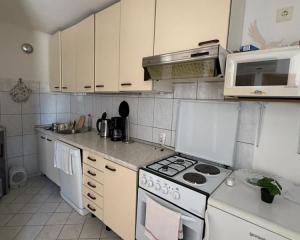 Chorvátsko - Dom 2x apartmán, výhodná investícia na ostrove Vir