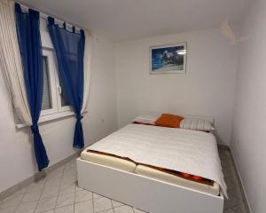 Chorvátsko - Dom 2x apartmán, výhodná investícia na ostrove Vir