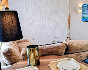 CHORVÁTSKO, OSTROV VIR  NA PREDAJ ŠTÝLOVÝ APARTMÁN S VÝHĽADOM NA MORE