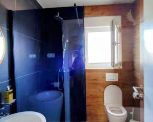 CHORVÁTSKO, OSTROV VIR  NA PREDAJ ŠTÝLOVÝ APARTMÁN S VÝHĽADOM NA MORE