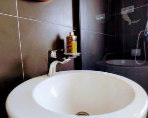 CHORVÁTSKO, OSTROV VIR  NA PREDAJ ŠTÝLOVÝ APARTMÁN S VÝHĽADOM NA MORE