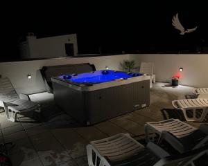 Chorvátsko - Zariadený apartmán so strešnou terasou len 150m od mora