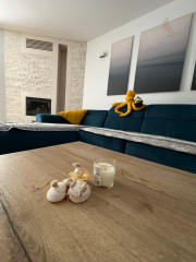 Chorvátsko! Len u Nás v ponuke KAMENNÝ DOM S BAZÉNOM LEN 300M OD MORA – PRIVLAKA