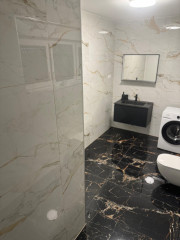 Chorvátsko - Novostavba zariadeného domu s výhľadom na more a bazénom v Privlake