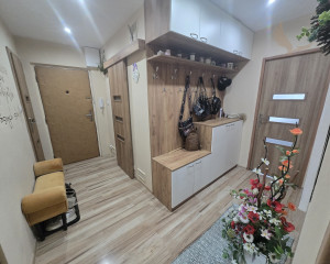 Exkluzívny 3-izbový byt s južnou loggiou v srdci Brezna