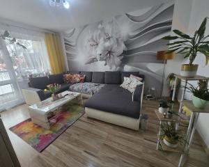 Exkluzívny 3-izbový byt s južnou loggiou v srdci Brezna