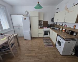 Prenájom - 1 izbový byt v centre Brezna, ČSA