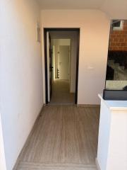 Chorvátsko , ostrov Vir - Na predaj zariadený 3-izbový apartmán so záhradou!